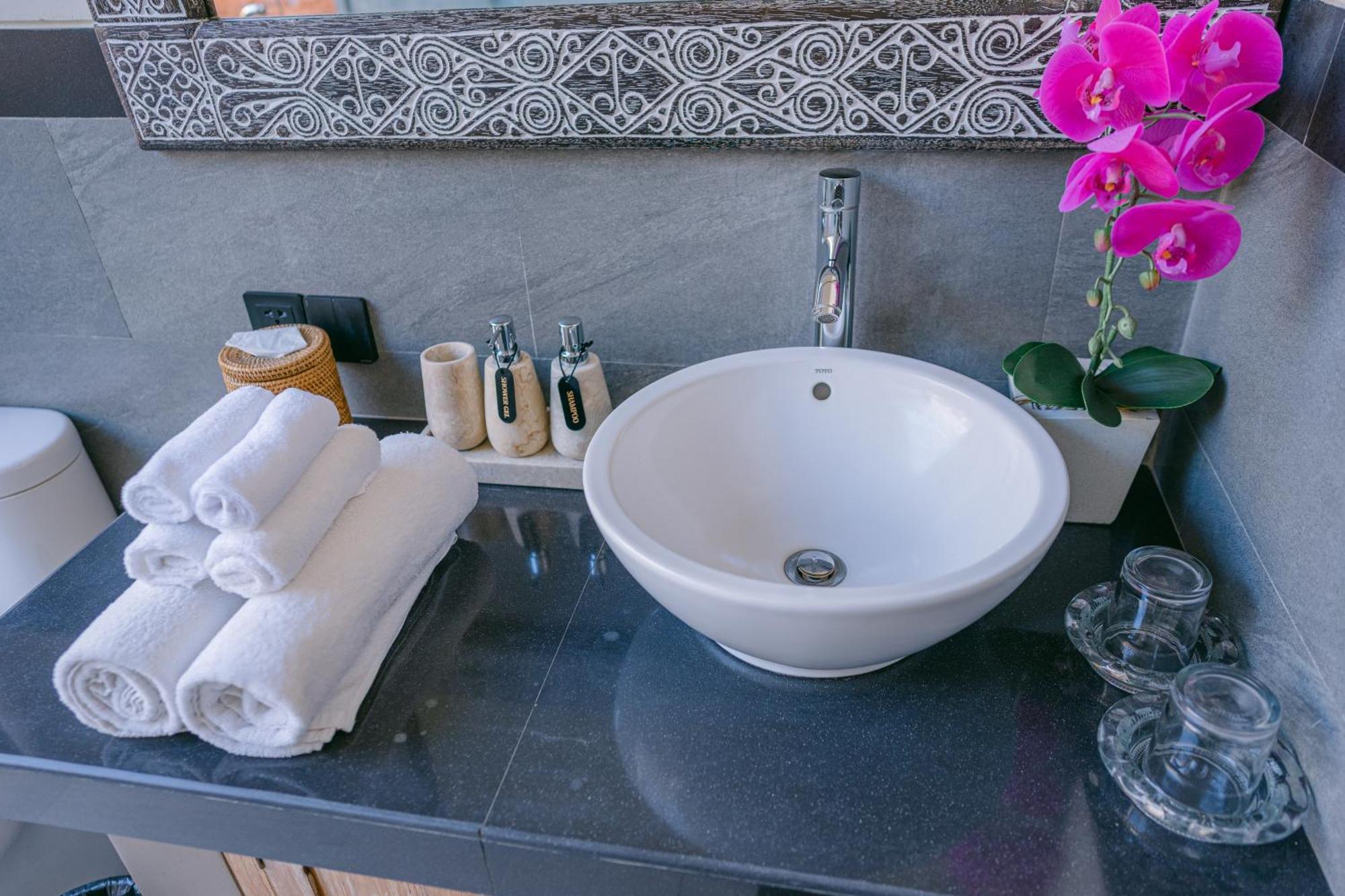 2 Seasons Villa Sun - Luxury With Private Pool Ubud Eksteriør billede