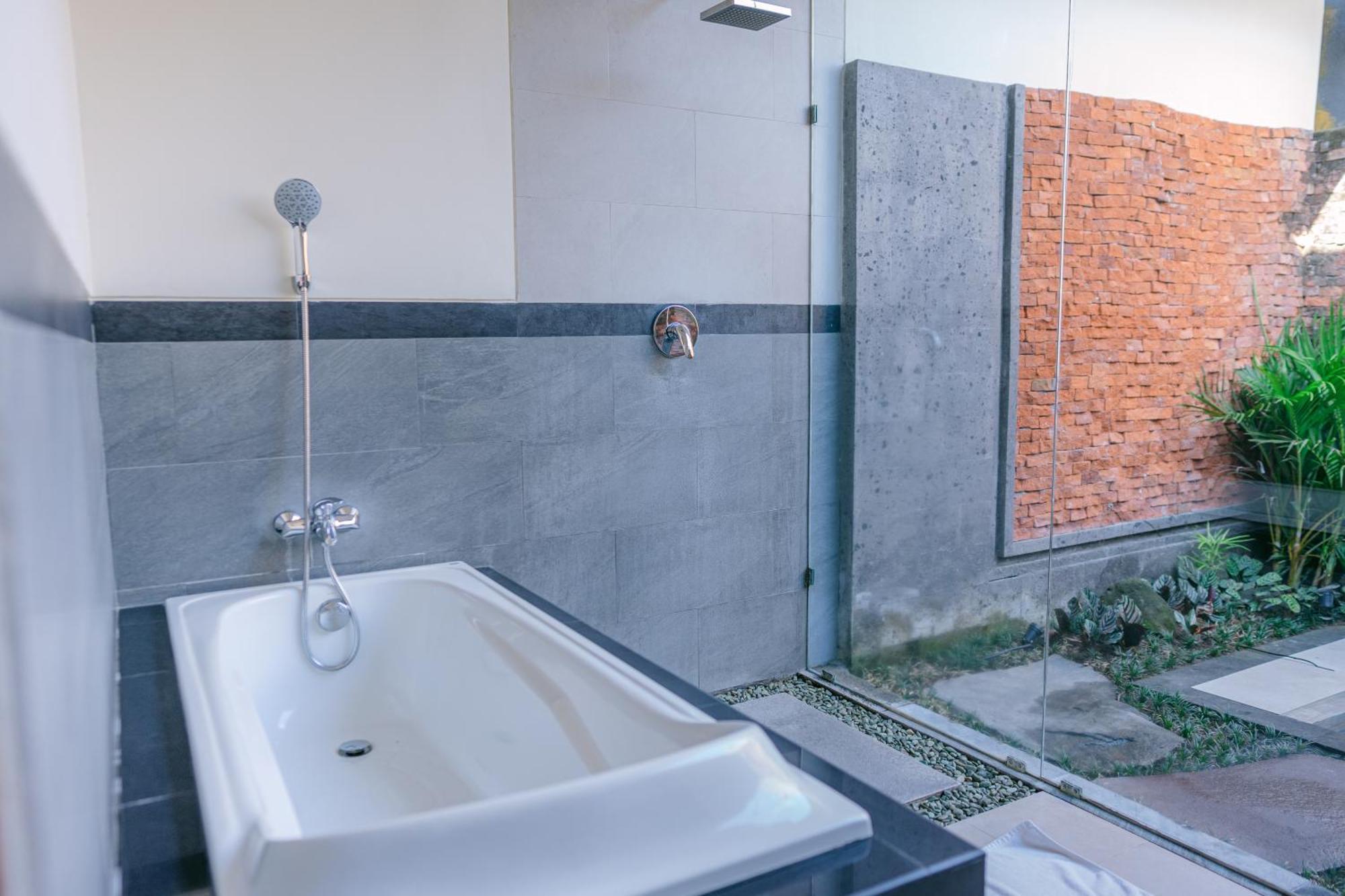 2 Seasons Villa Sun - Luxury With Private Pool Ubud Eksteriør billede