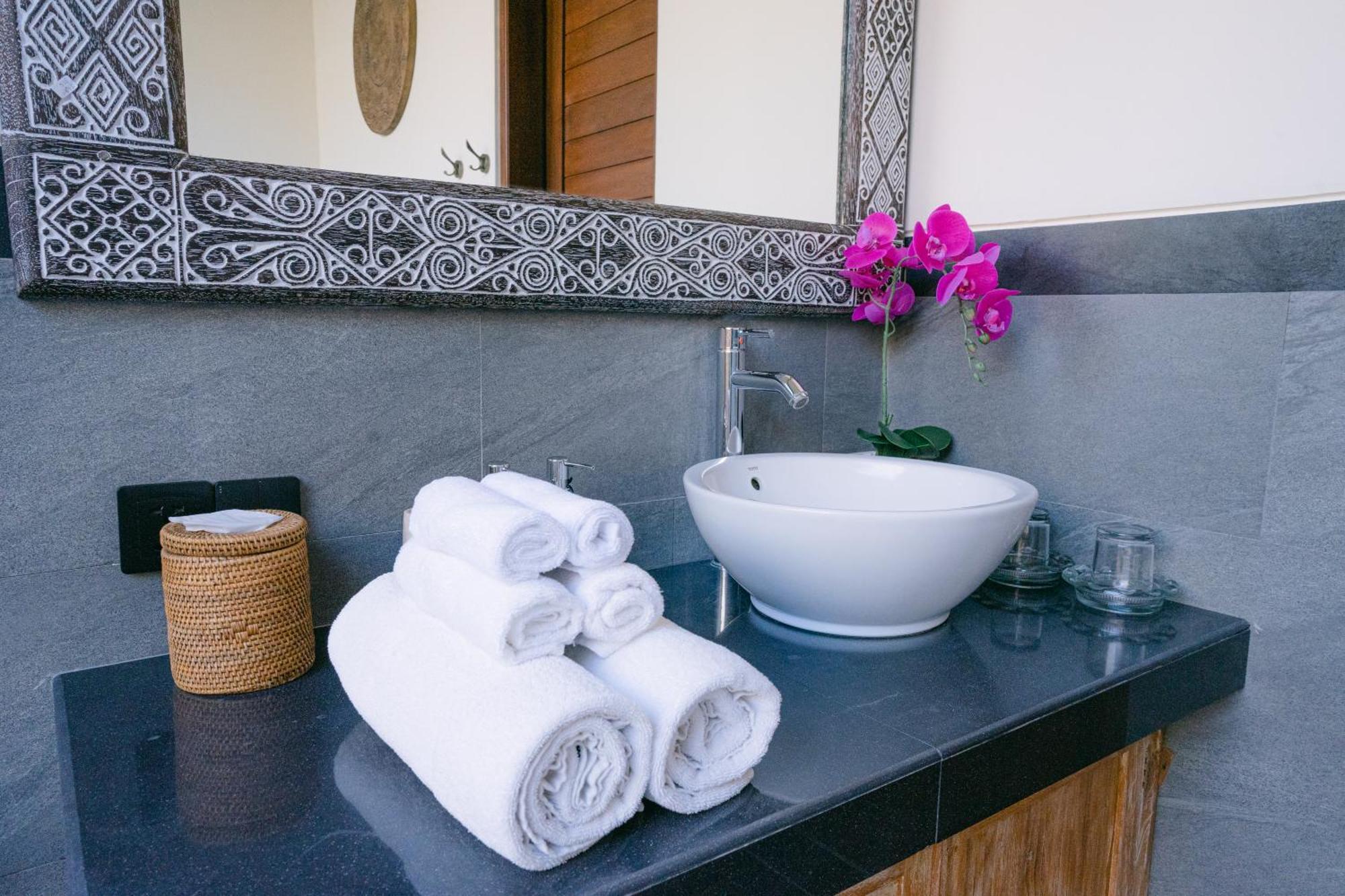 2 Seasons Villa Sun - Luxury With Private Pool Ubud Eksteriør billede